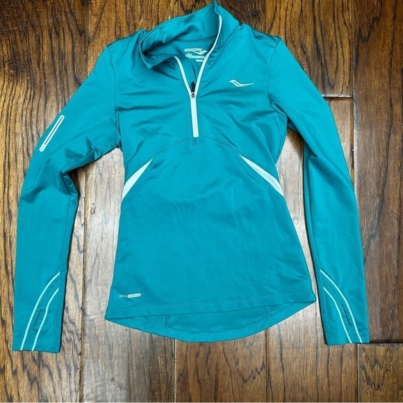 Saucony women’s running jacket - Picture 1 of 6